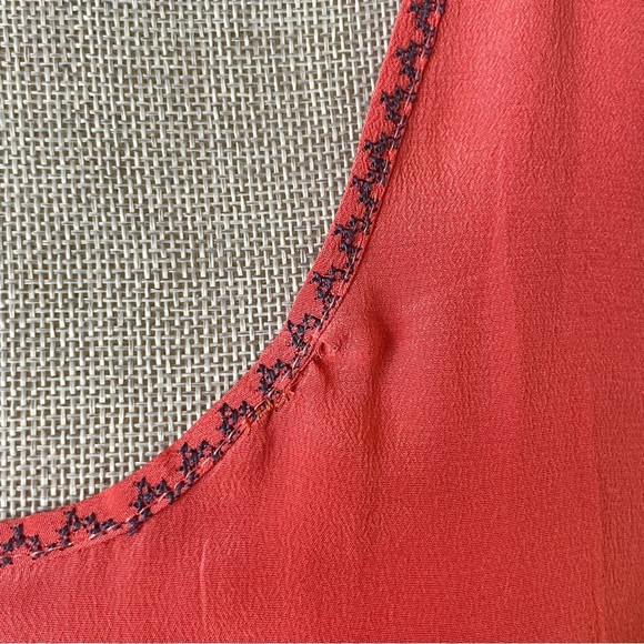 Primrose 100% Silk
Scoop Neck Blouse -
Coral Rose size XS - Picture 10 of 13